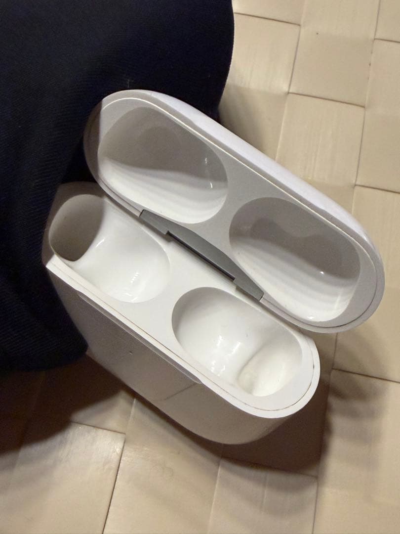 AirPods pro 第2世代 Apple Lightning 完動品 箱あり