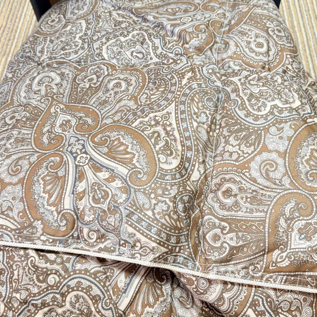 未使用タグ付き　イヴ・サンローラン　ペイズリー柄　羽毛肌掛け布団　ラルジュ