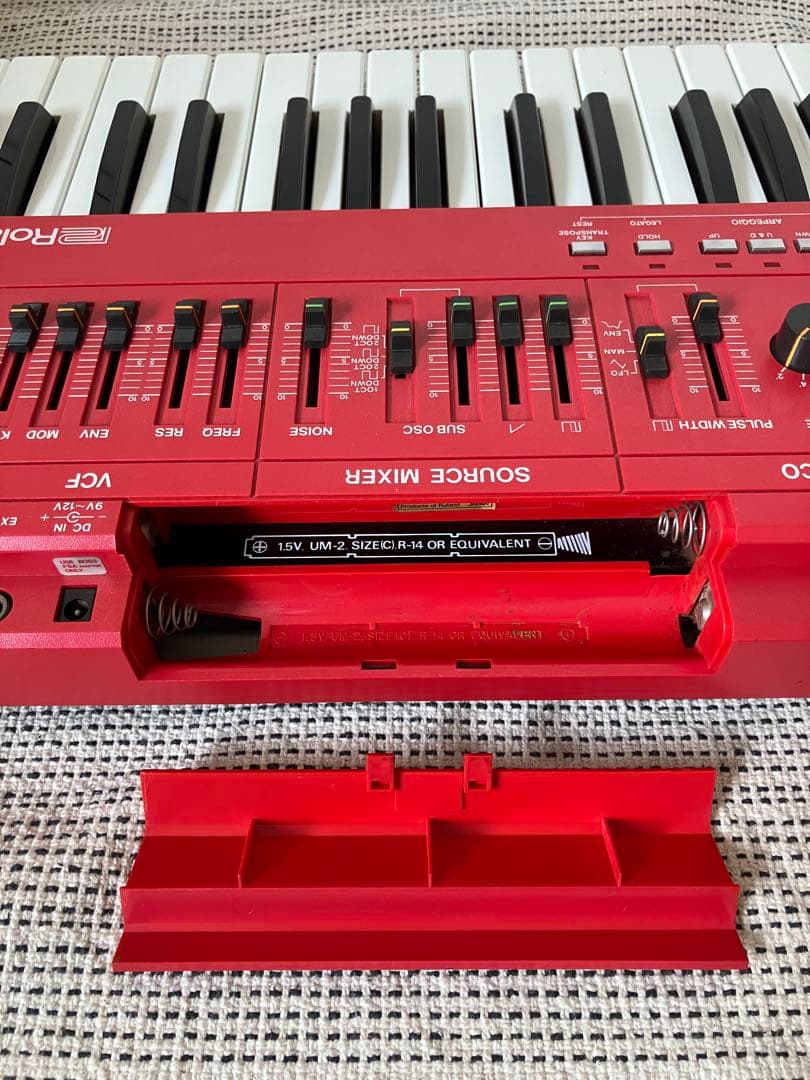 Roland SH-101 レッド