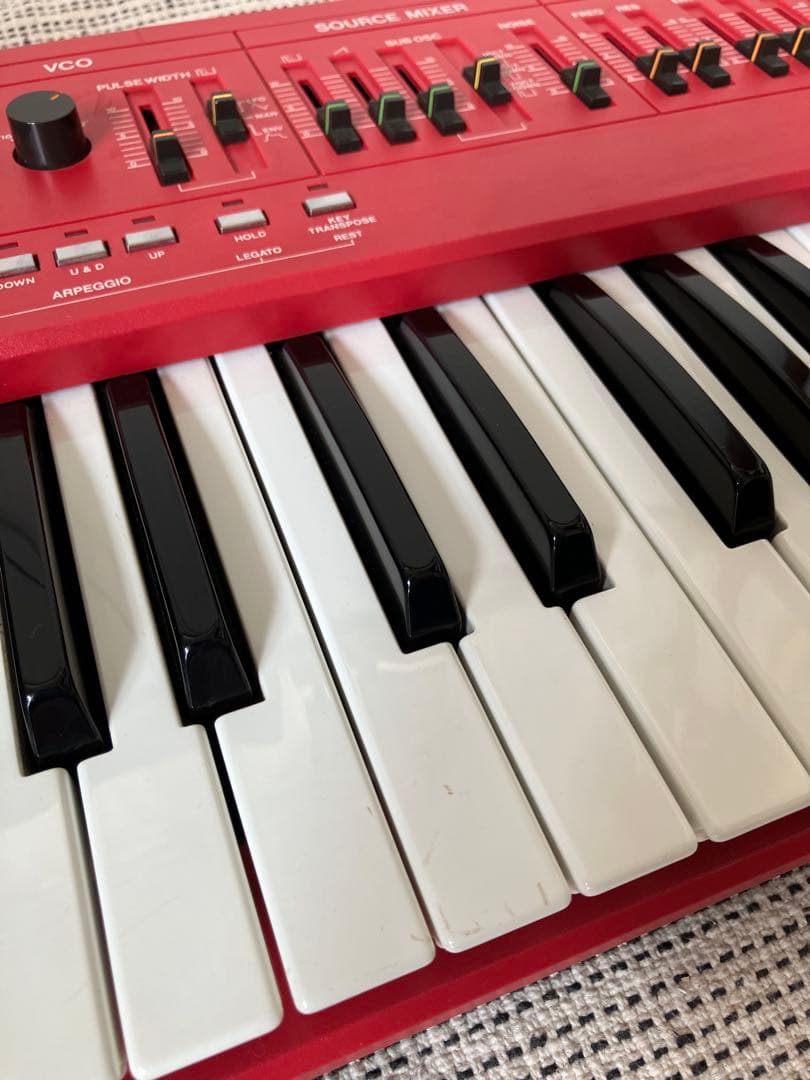 Roland SH-101 レッド