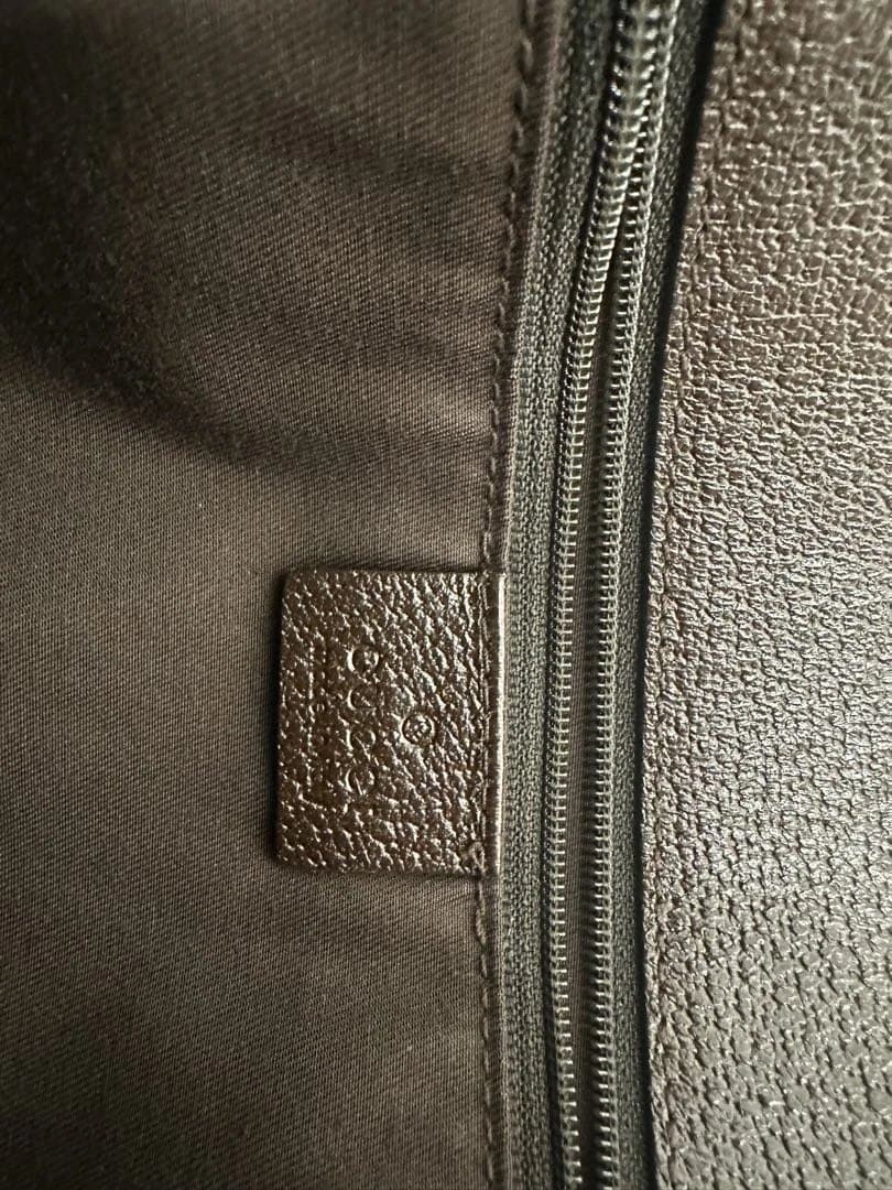 GUCCI ロゴデザイン　GG キャンバストートバッグ ベージュ