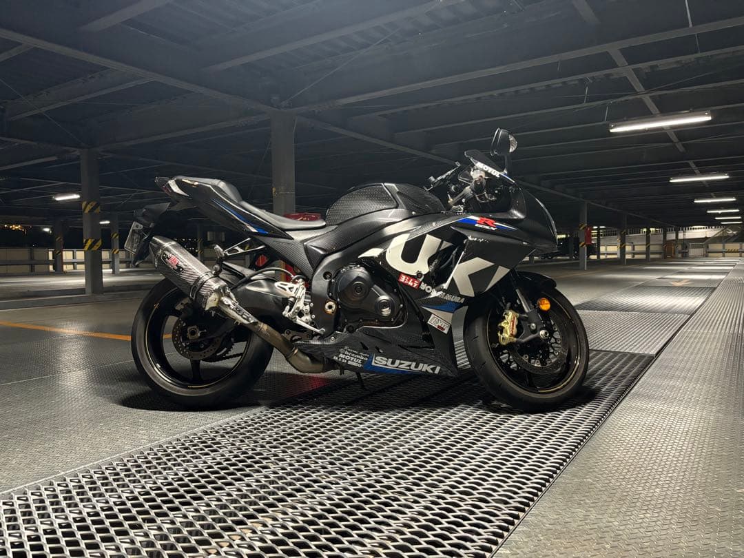 ヨシムラUSA R-77 カーボンマフラー　GSXR1000 12年〜16年