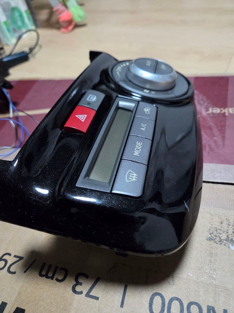 L375S タントカスタム　8インチナビ用オーディオナビパネル　エアコンLED