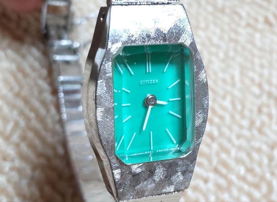 【未使用稼働品】CITIZEN レディース腕時計　手巻き　エメラルドグリン文字盤