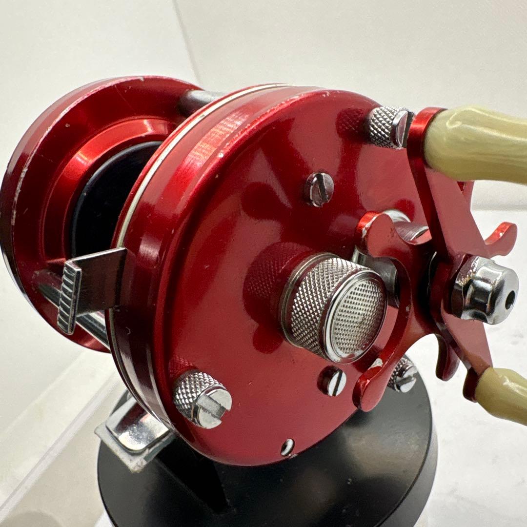 ABU Ambassadeur 5000A レッド