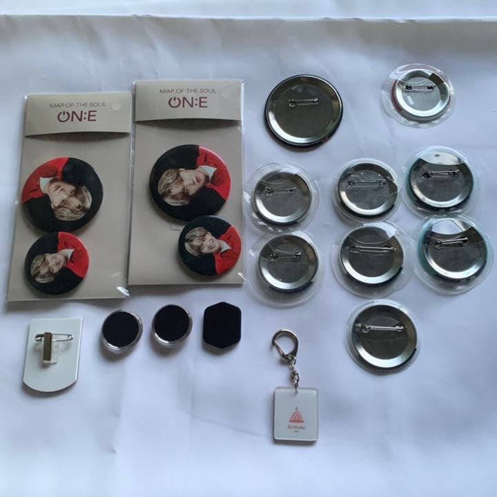 BTSユンギ公式缶バ