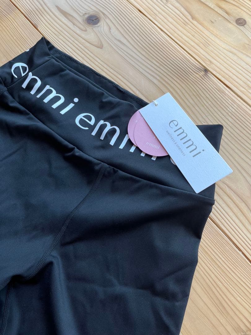 emmiヨガ　【オンライン限定】ピラティス新品タグ付き