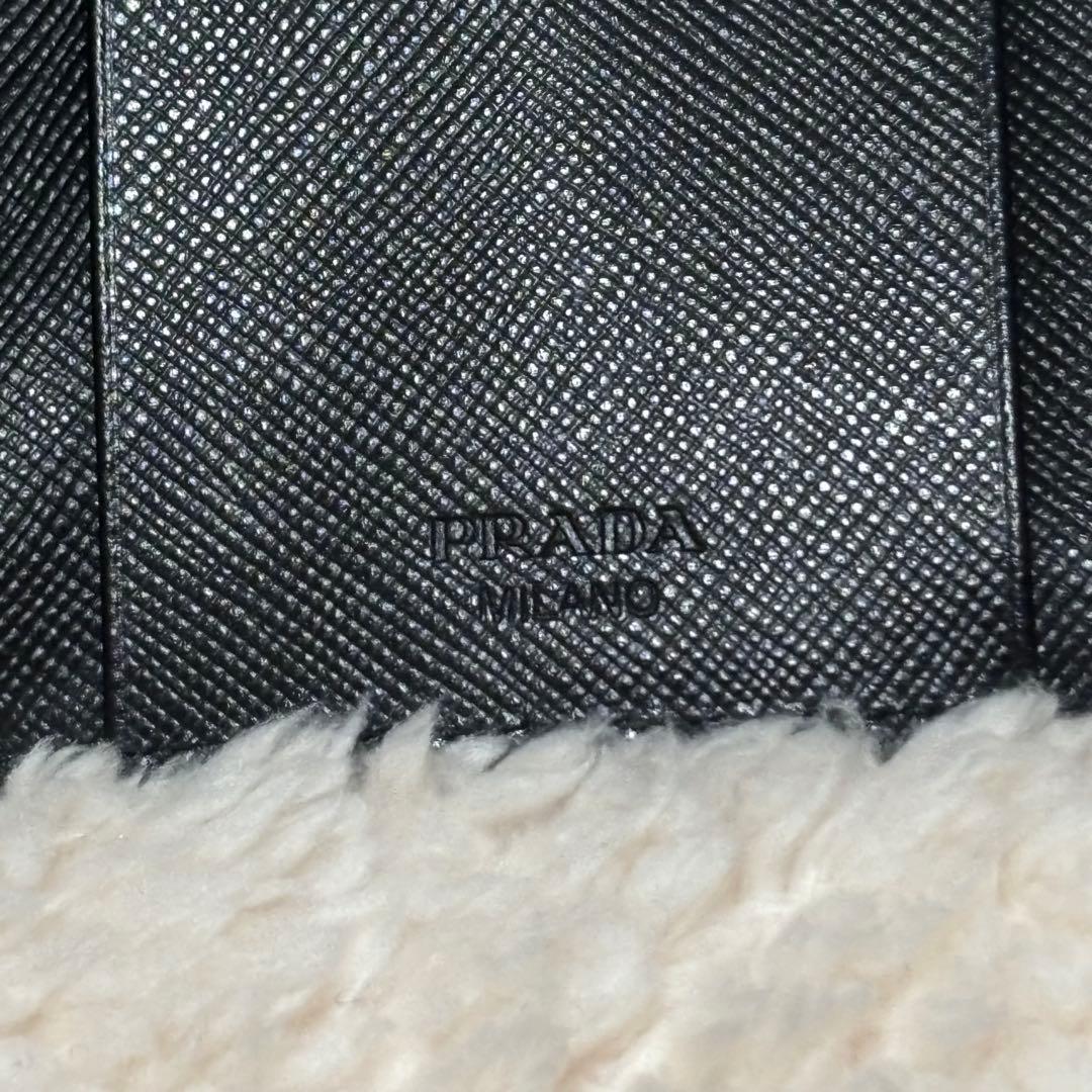 【極美品】PRADA プラダ キーケース 6連 サフィアーノ 黒