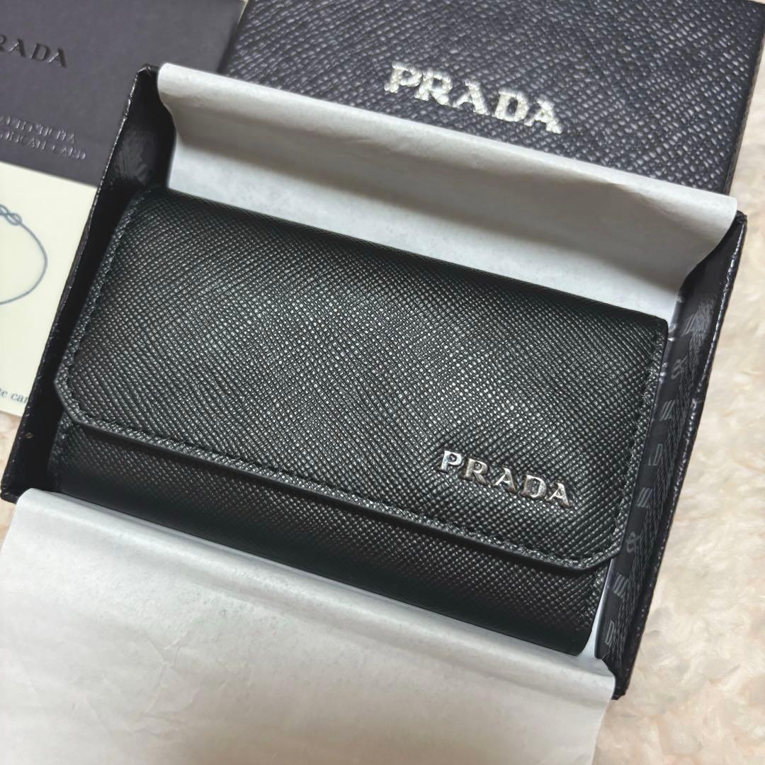 【極美品】PRADA プラダ キーケース 6連 サフィアーノ 黒