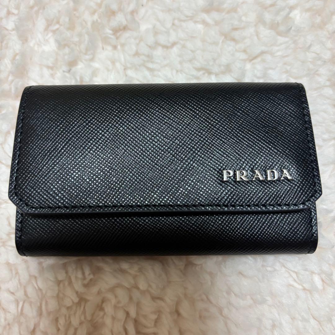 【極美品】PRADA プラダ キーケース 6連 サフィアーノ 黒