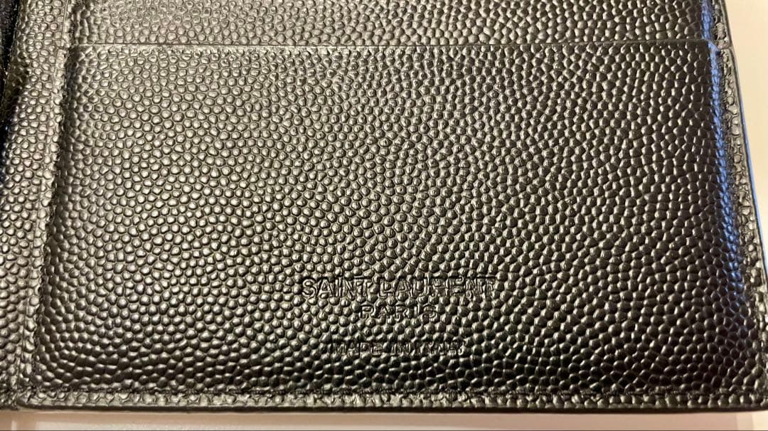 サンローラン 二つ折り財布 マネークリップ キャビアスキン メンズ 黒 箱あり