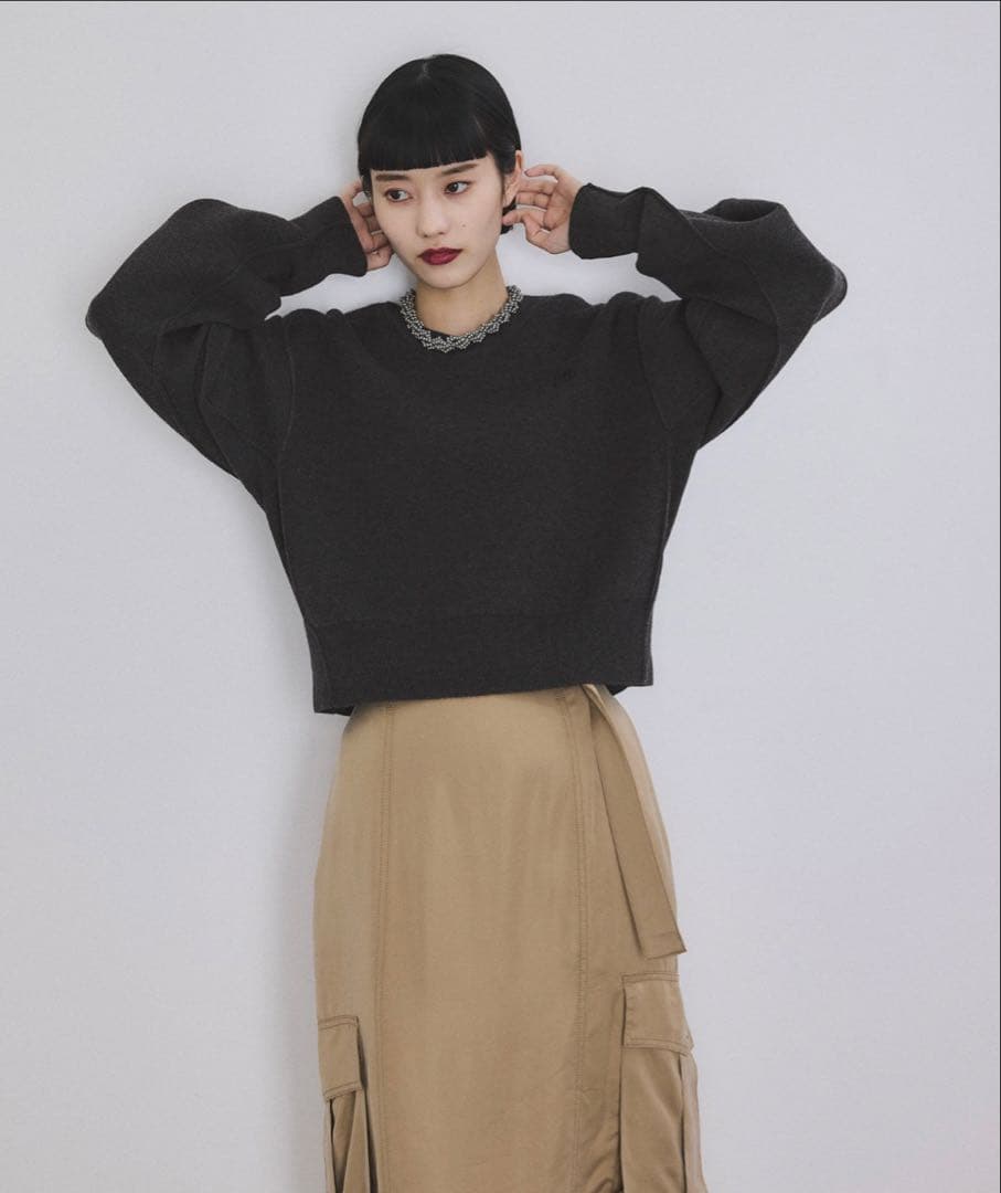 【ADAM ET ROPÉ】 サステナブル　ロゴパッチスウェットニット