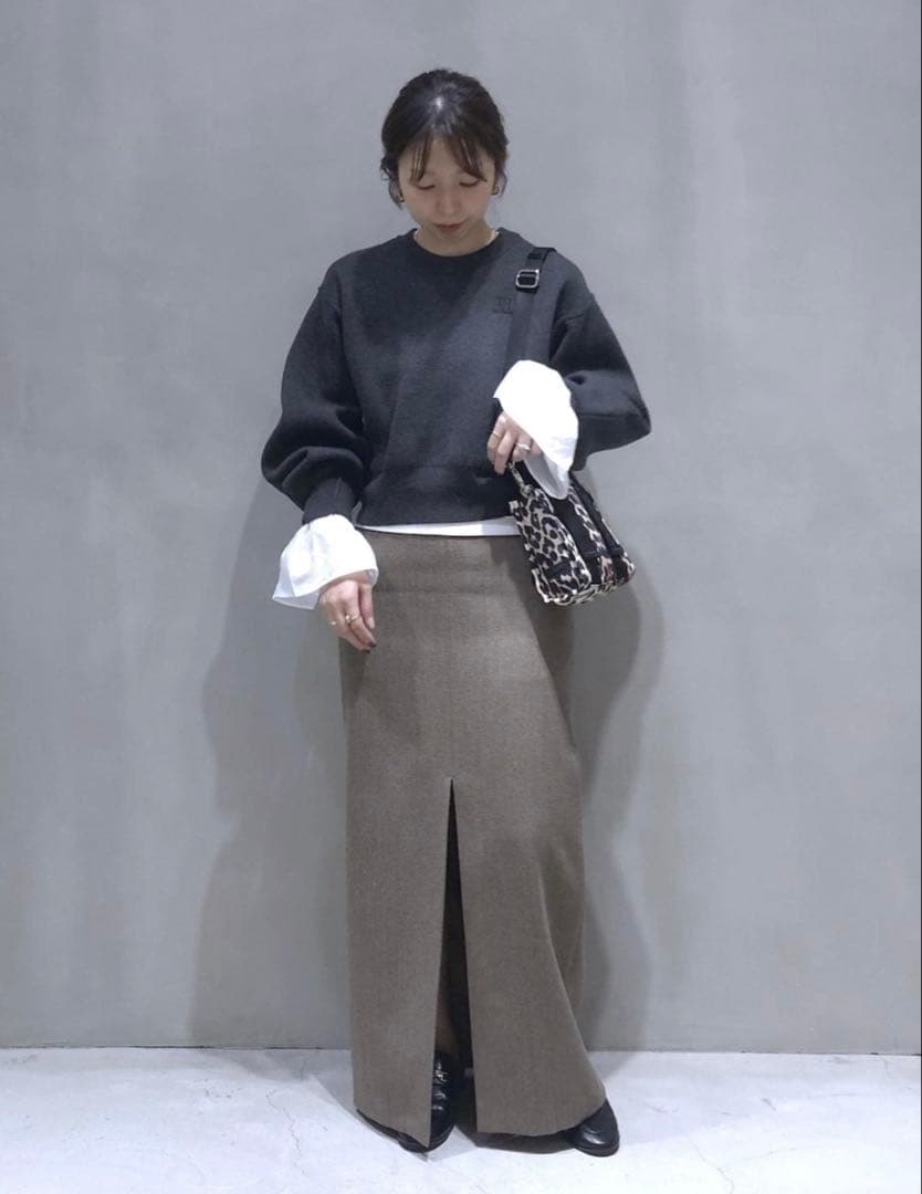 【ADAM ET ROPÉ】 サステナブル　ロゴパッチスウェットニット