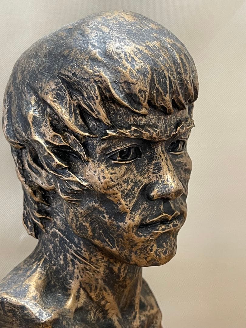 BRUCE LEE ブルース・リーの胸像　ブロンズ肖像　約30cm