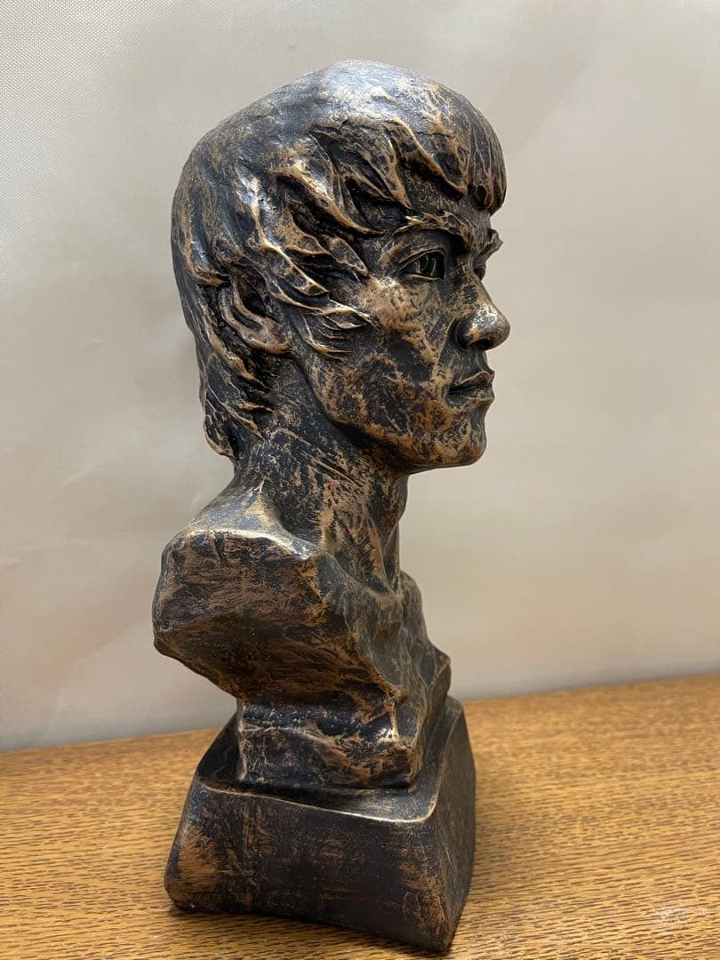 BRUCE LEE ブルース・リーの胸像　ブロンズ肖像　約30cm