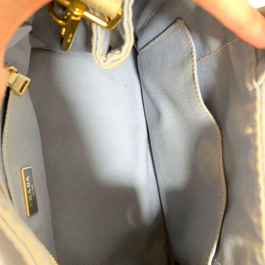 プラダ　カナパ