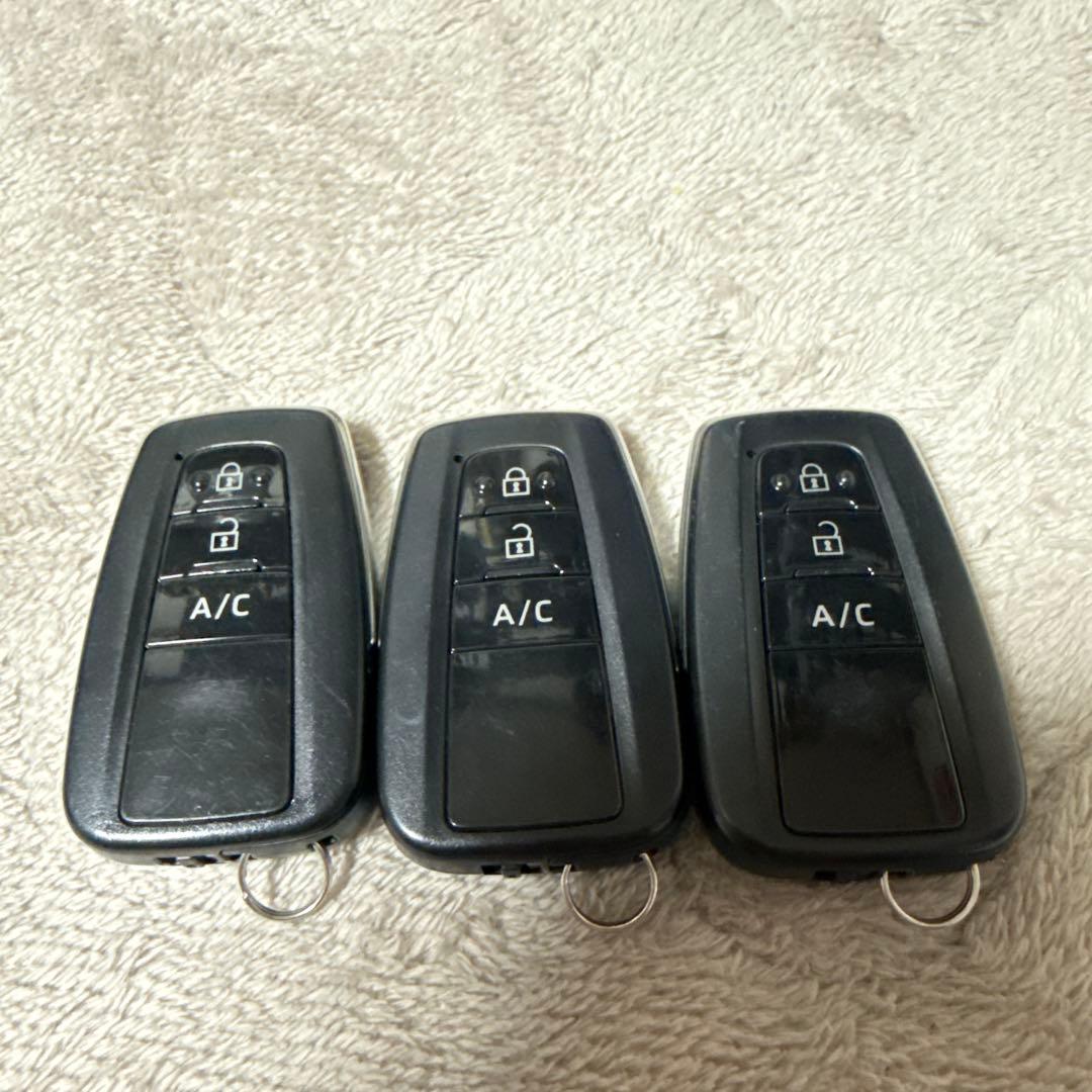 TOYOTA プリウスPHV 3個セット スマートキー　トヨタ