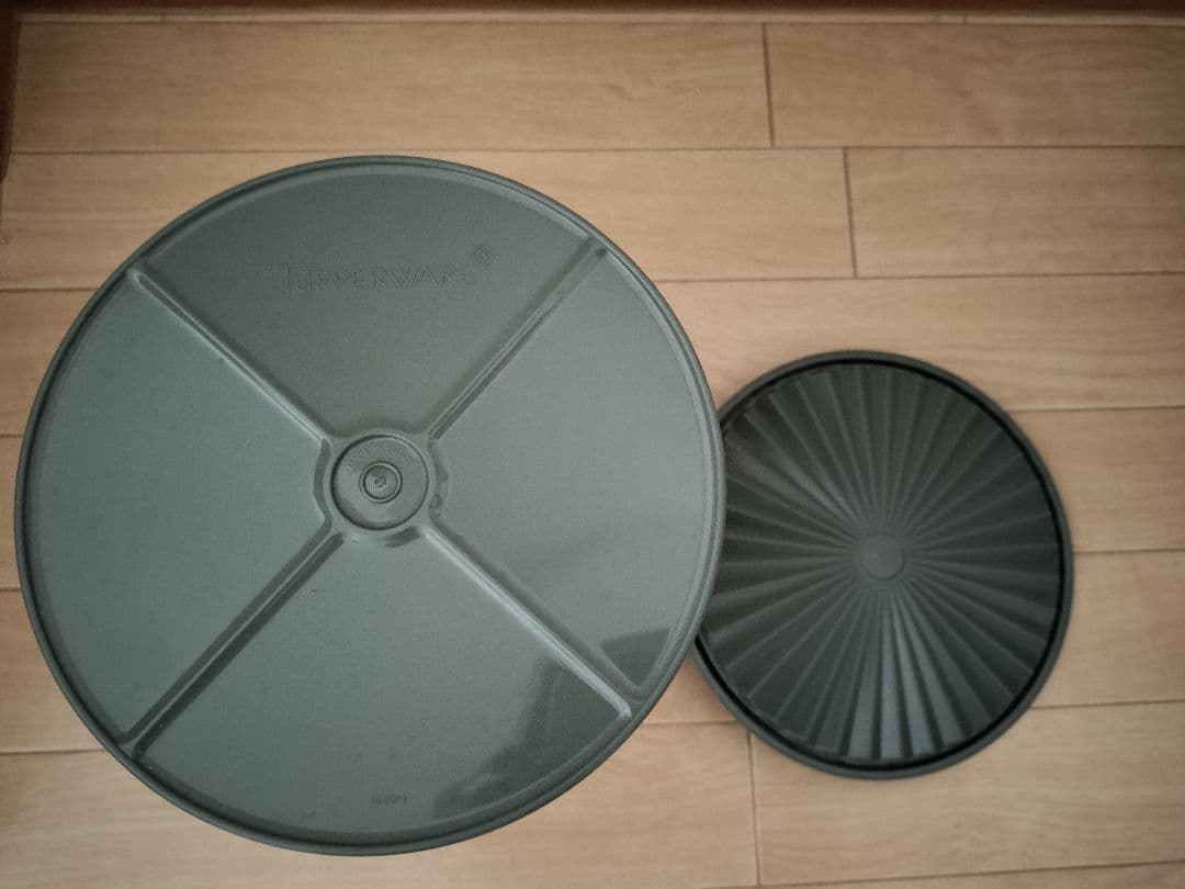 タッパーウエア マキシクイーンデコレーター＆マキシデコレーター＆ジャイアント3個