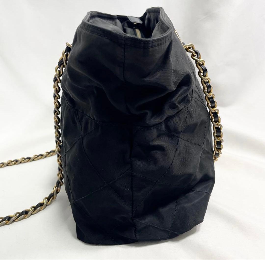PRADA 黒 キルティング ショルダーバッグ