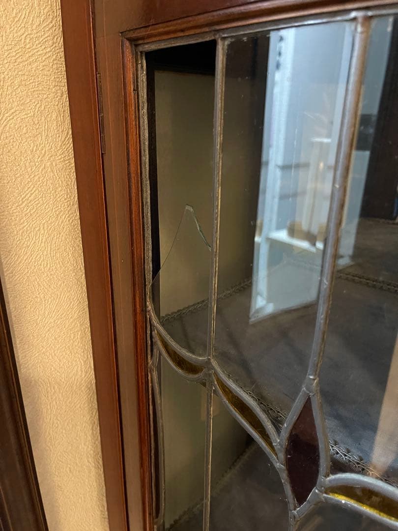 アンティーク木製キャビネット ステンドグラス付き