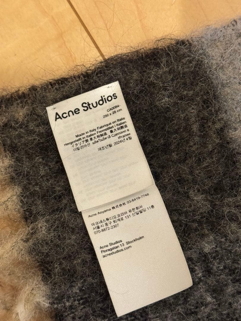 Acne Studios チェック柄マフラー（ショッパー付き）