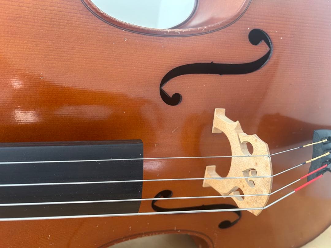 チェロと木製弓、ハードケース付き