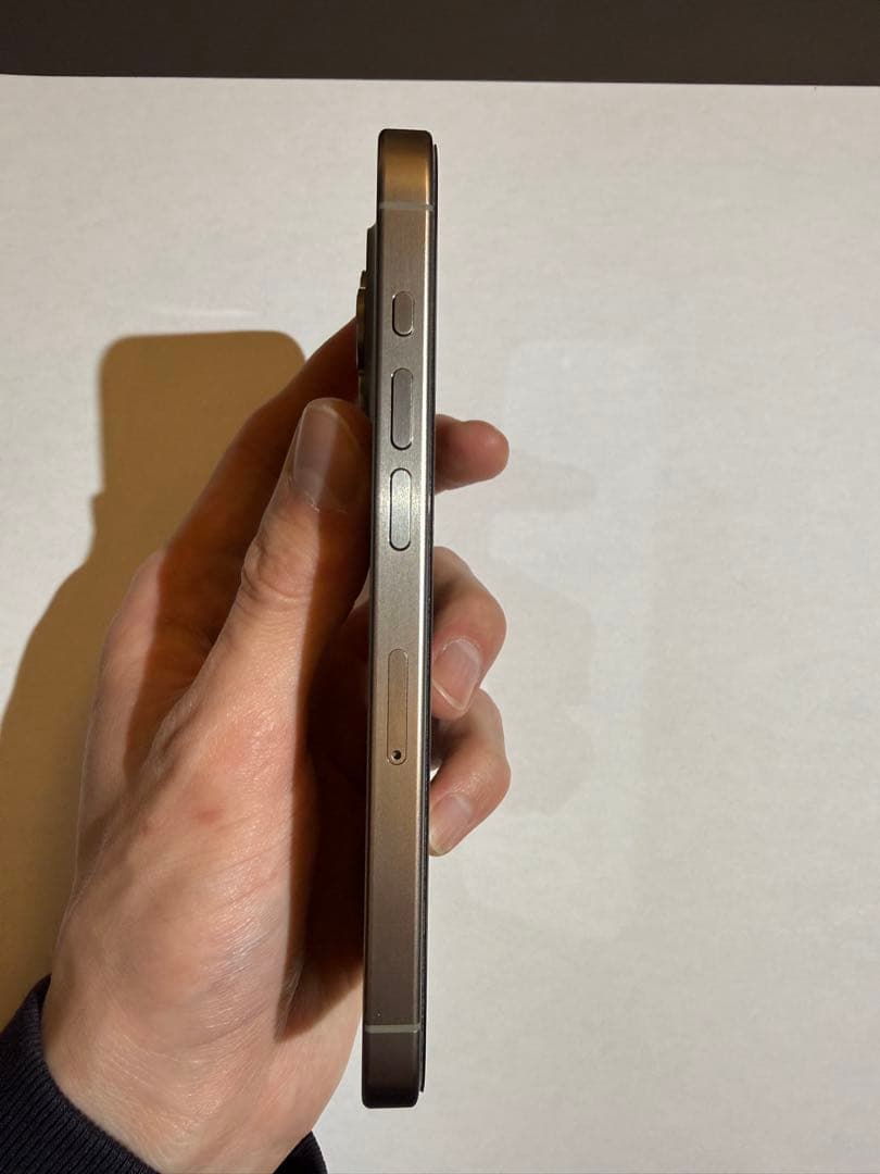 【美品】iPhone15pro 128GB ナチュラルチタニウム