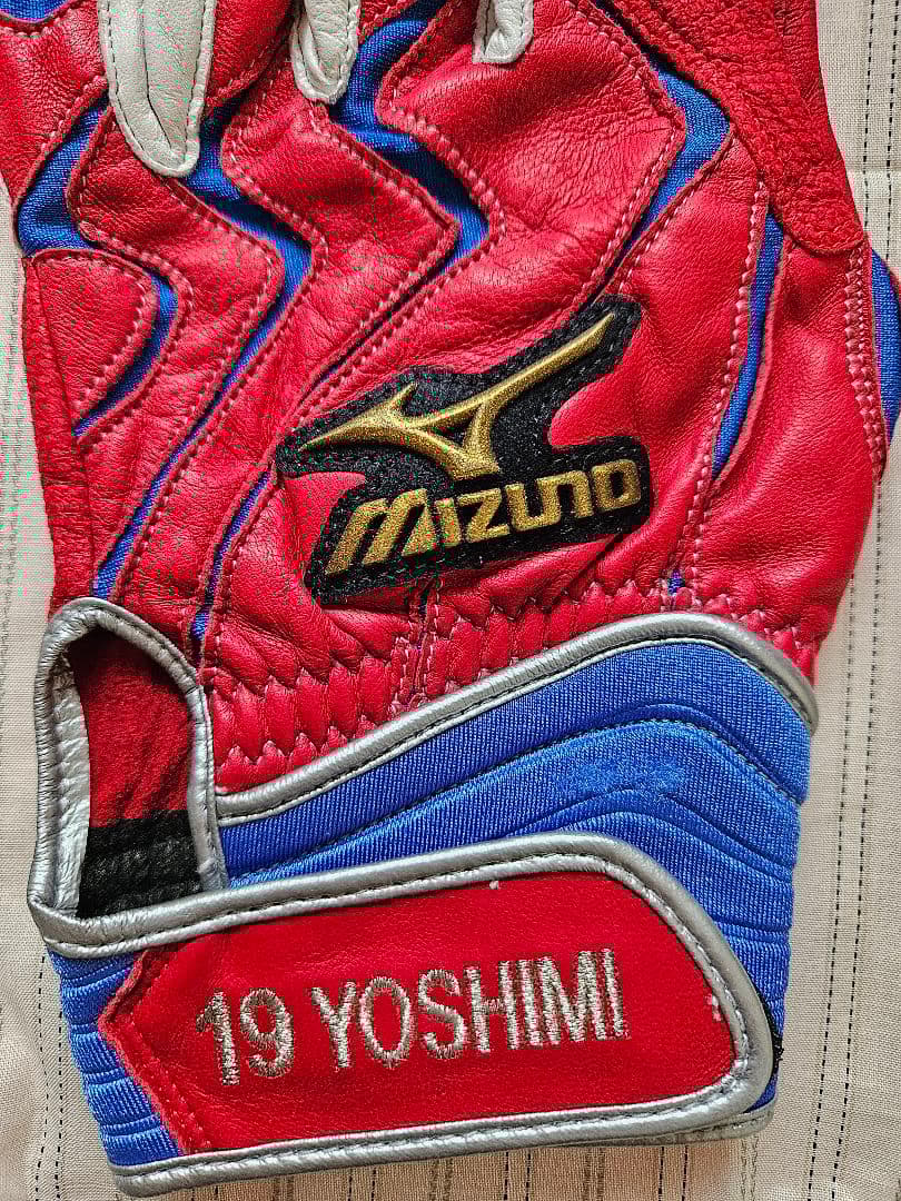 中日ドラゴンズ　吉見一起　練習着　バッティンググローブ　サイン入り