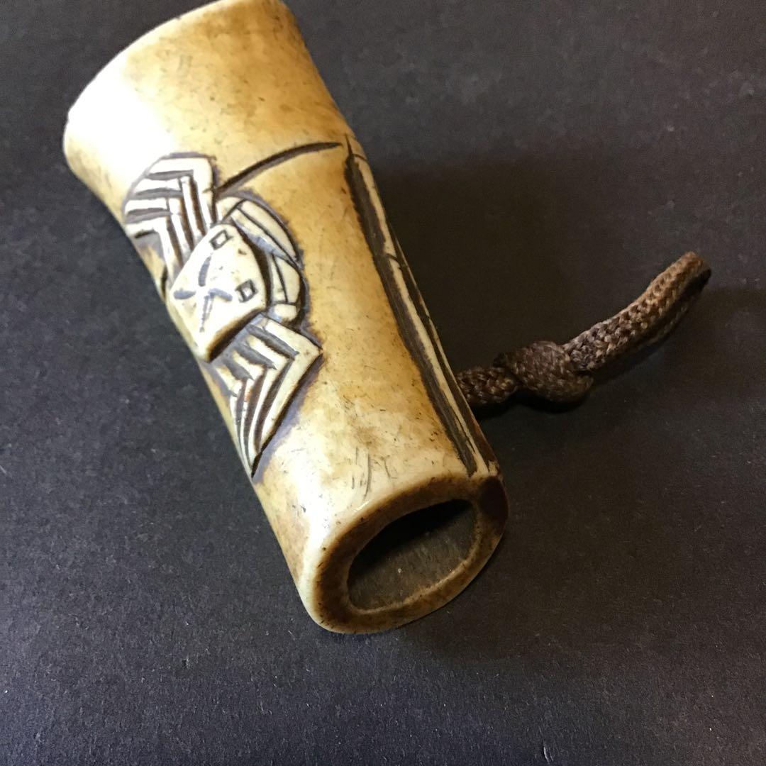 竹ニ蟹図柄　根付　江戸時代　日本本州鹿角製