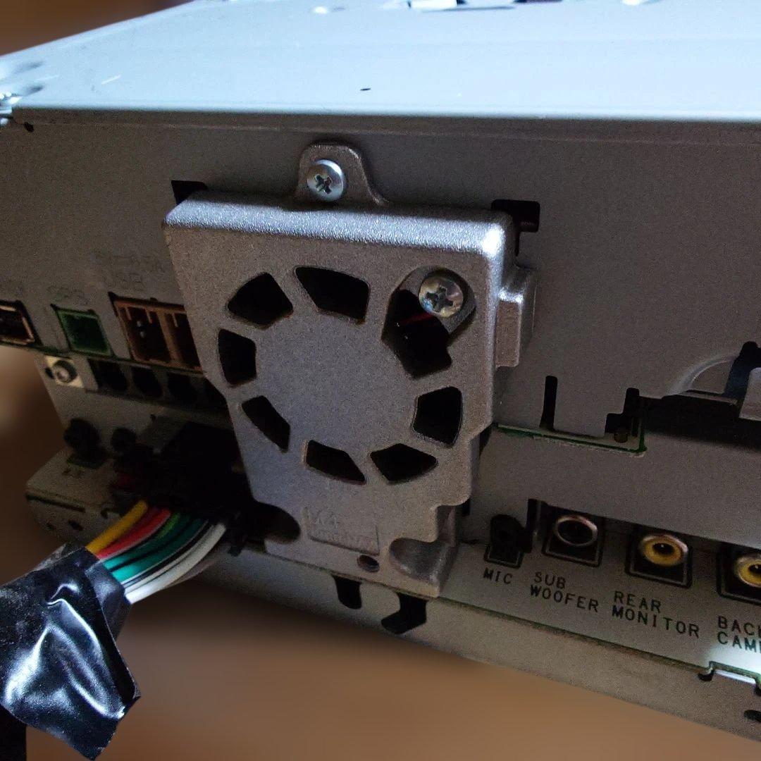 m*d様 カロッツェリア AVIC-RZ802-D 中古ナビ CD/DVD/BT