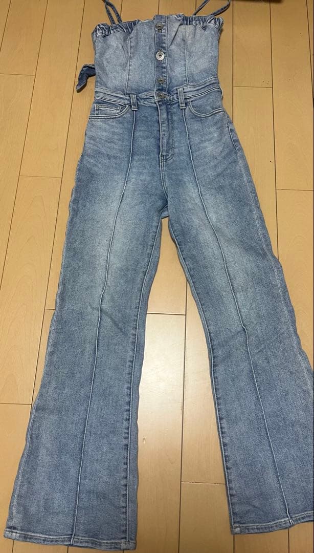 ジェイダ　backリボンデニムロンパース