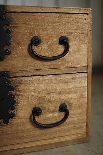 古い小ぶりな木製の引き出し　2段　小引き出し　タンス　書類棚　古家具