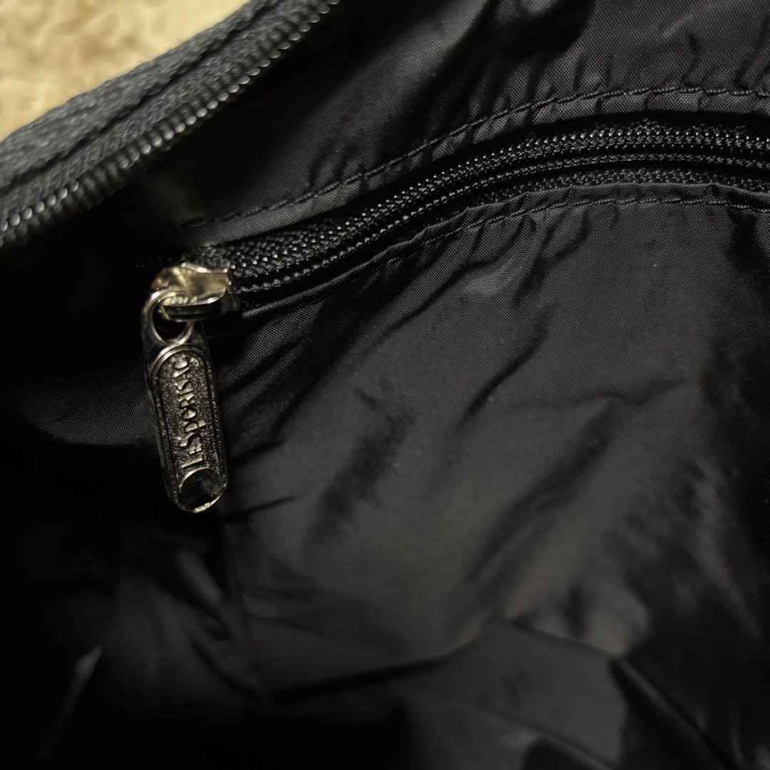 ❤️新品・タグ付き　LeSportsac 刺繍入りブラック ショルダーバッグ❤️