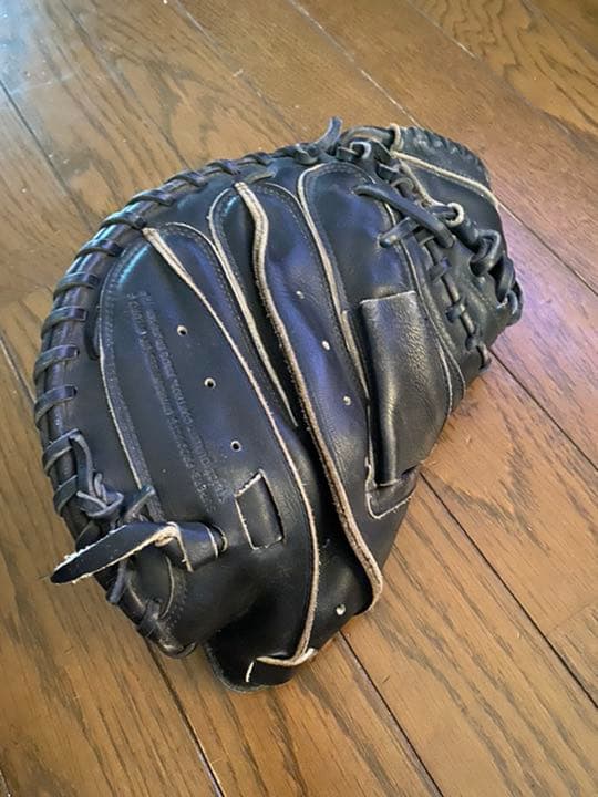 軟式用キャッチャーミットです。