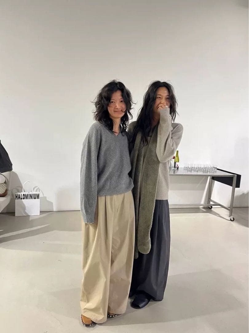 Amomento ベージュ プリーツ入り ワイドパンツ