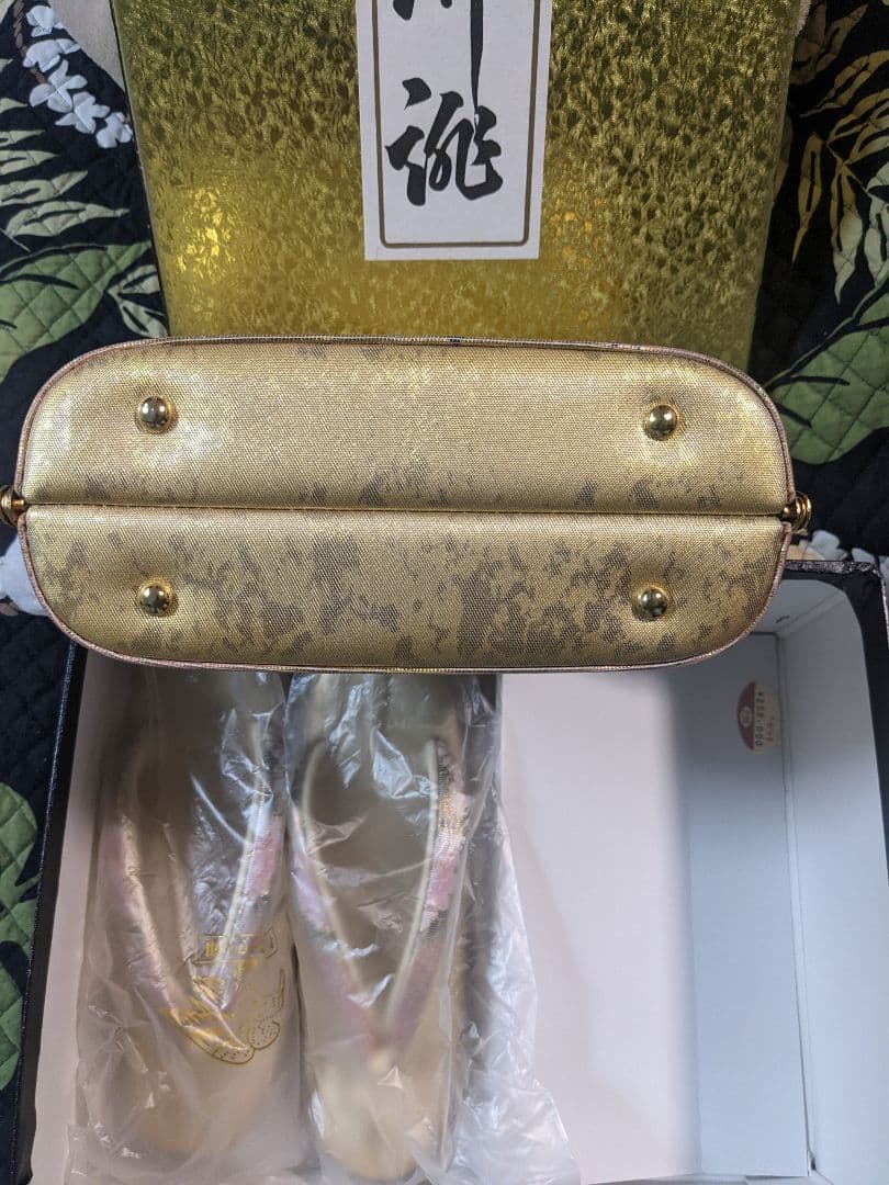 極美品 キンワシ印 ピンクゴールド 花柄刺繍 和装用バッグ 履物セット