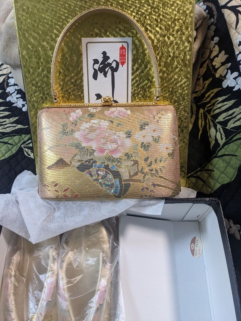 極美品 キンワシ印 ピンクゴールド 花柄刺繍 和装用バッグ 履物セット