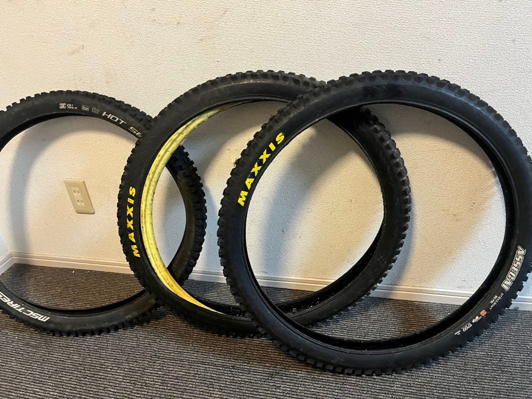 ダウンヒルタイヤセットASSEGAI 27.5 x 2.5 WT