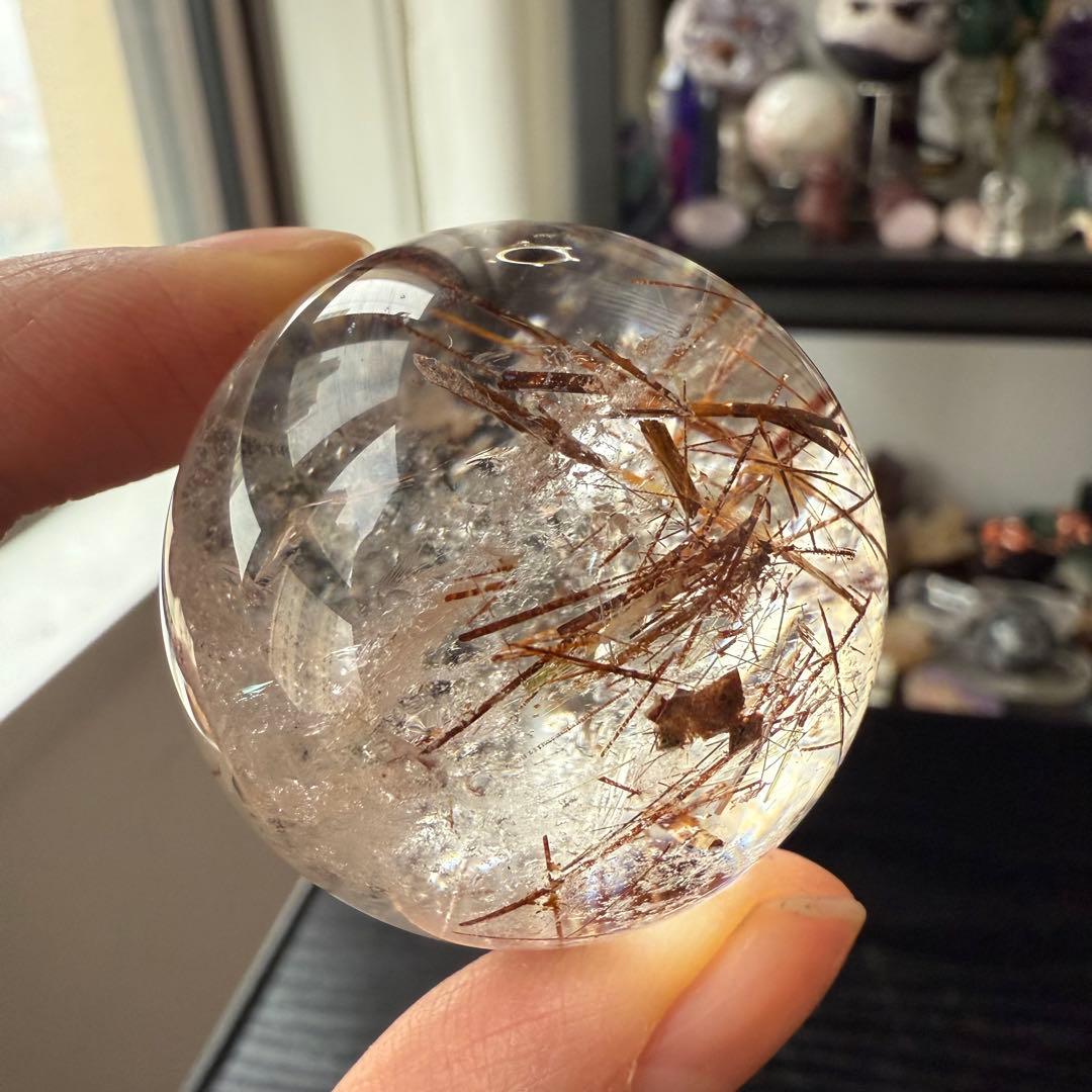 天然石ルチルクォーツのスフィア　丸玉　置物NO.010606