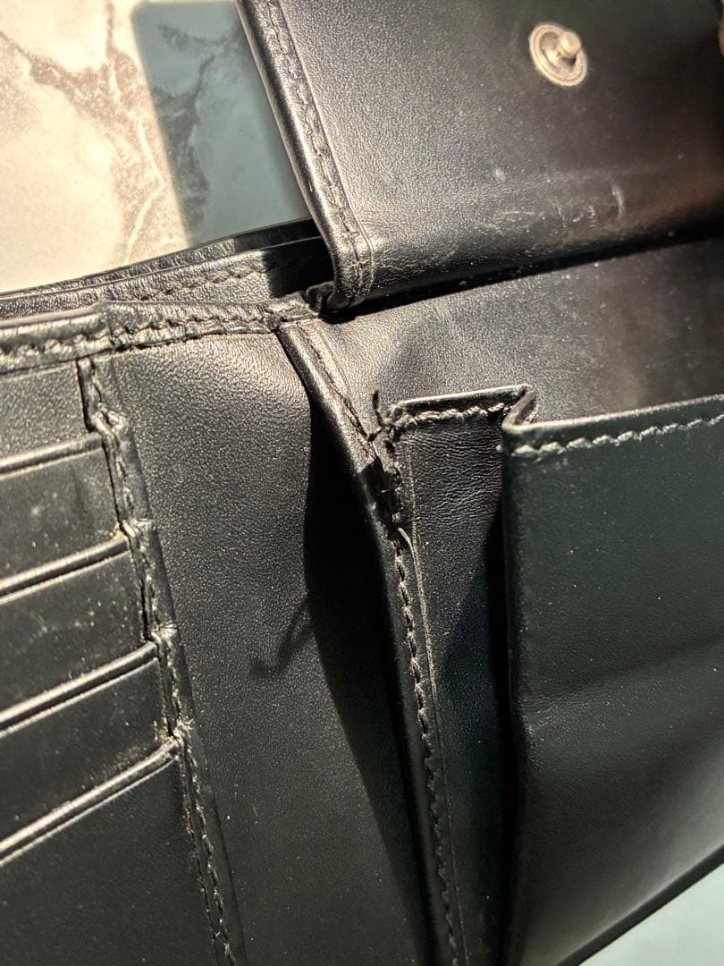 ✨「美品」✨GUCCI 蛇刺繍 二つ折り財布