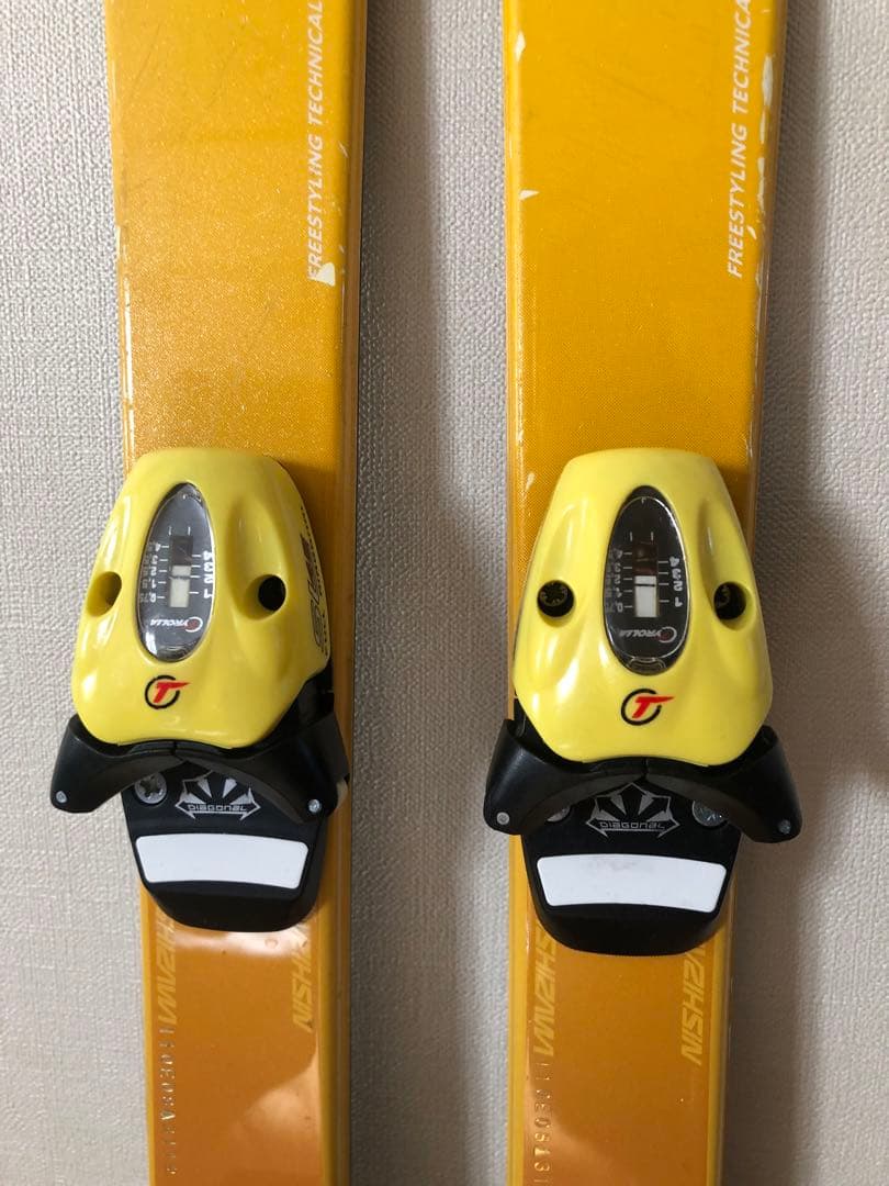 お値下げ‼️子供用スキー板 ストック ブーツ おまけ付き♪