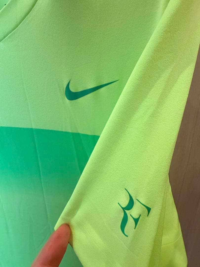 フェデラー　NIKE テニスウェア　イエロー