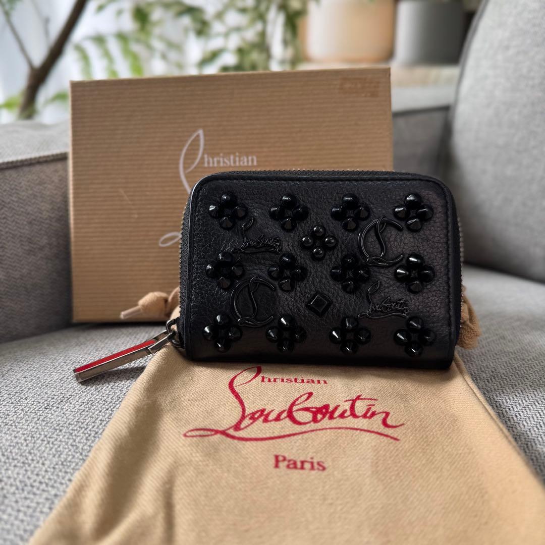 クリスチャン ルブタン パネトーネ ケース