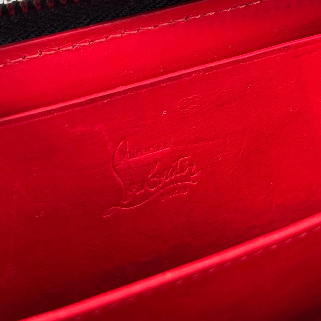 クリスチャン ルブタン パネトーネ ケース