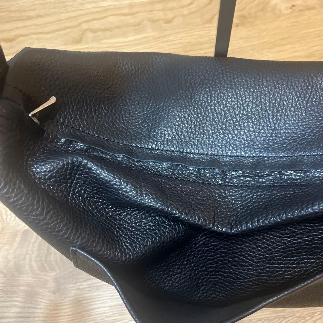 極美品　blancle 黒 レザー ハーフショルダーバッグ　シボ皮