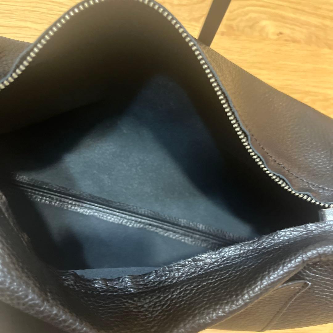 極美品　blancle 黒 レザー ハーフショルダーバッグ　シボ皮
