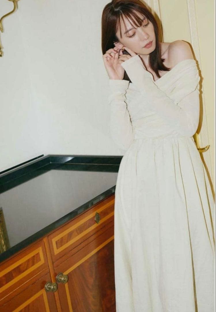 ココディール　ベロアドッキングワンピース　アイボリー COCODEAL 未使用