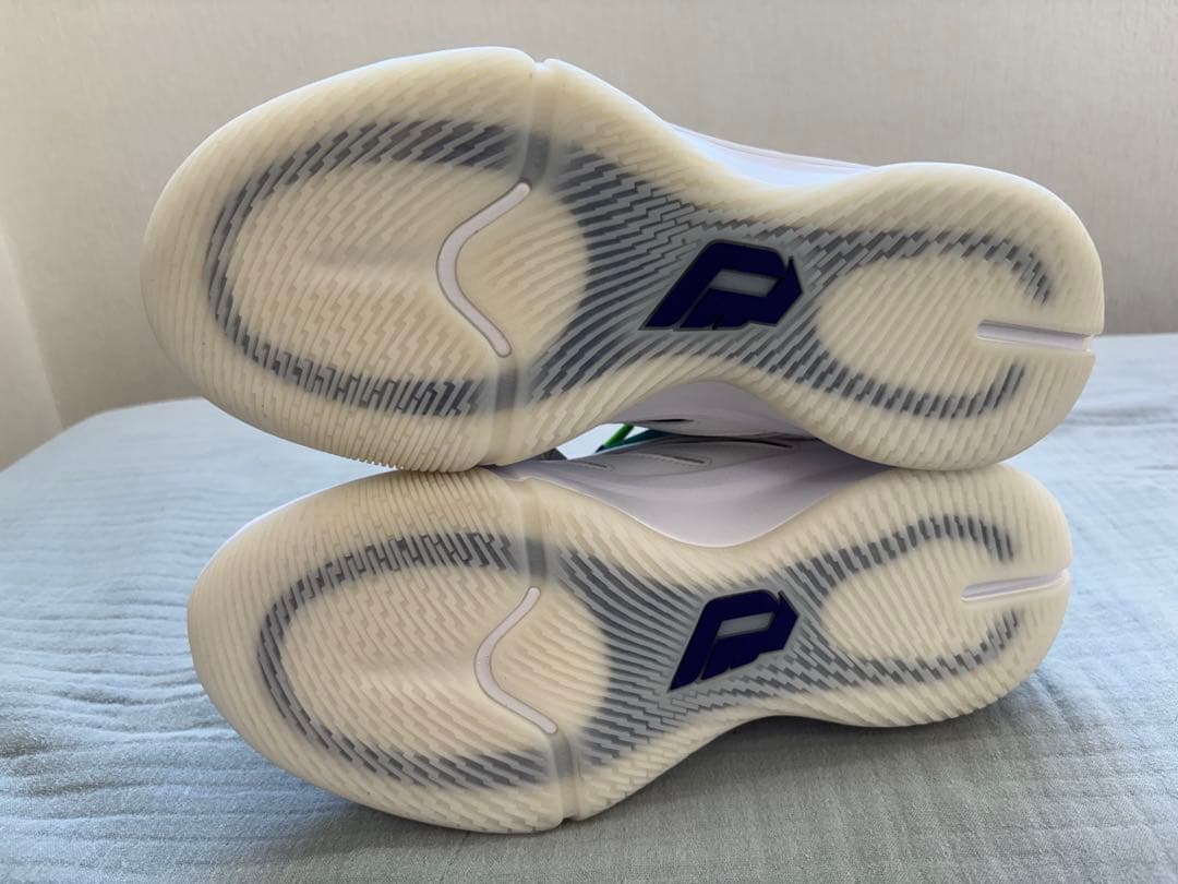 adidas バスケットシューズ 新品タグ付き ホワイト/グリーン/パープル