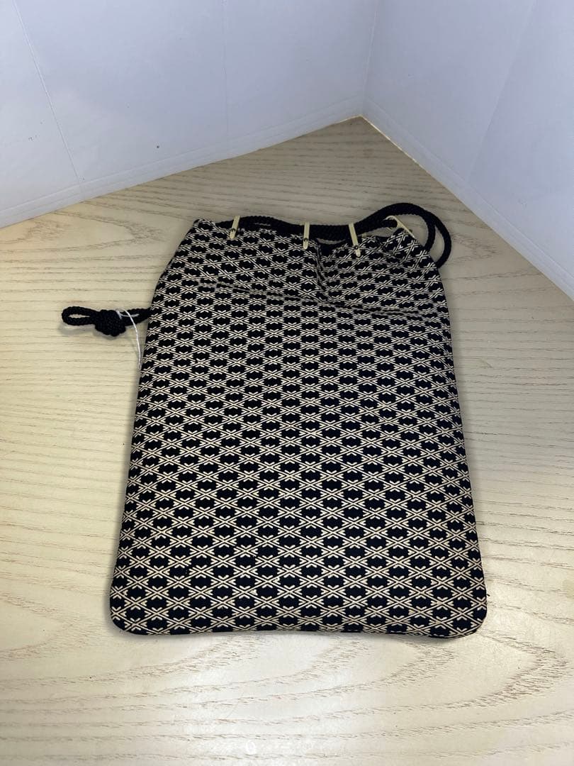 甲州印伝 印傳屋 合切袋 巾着 手提げ袋 黒