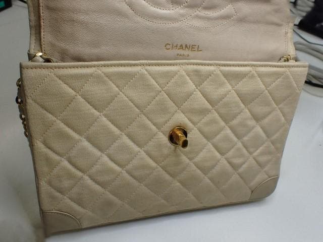 54.CHANEL ショルダーバッグ マトラッセ　チェーンショルダー　Ｇ金具